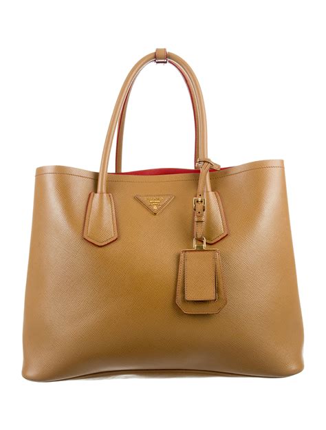 prada saffiano cuir medium tote